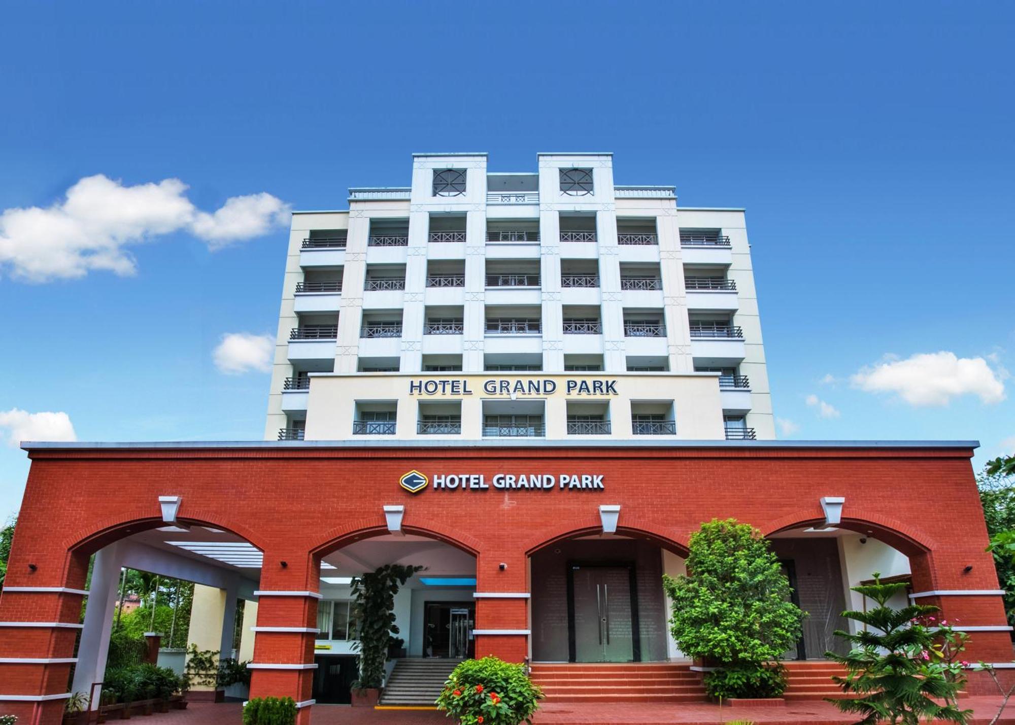 Hotel Grand Park Barishal Buitenkant foto