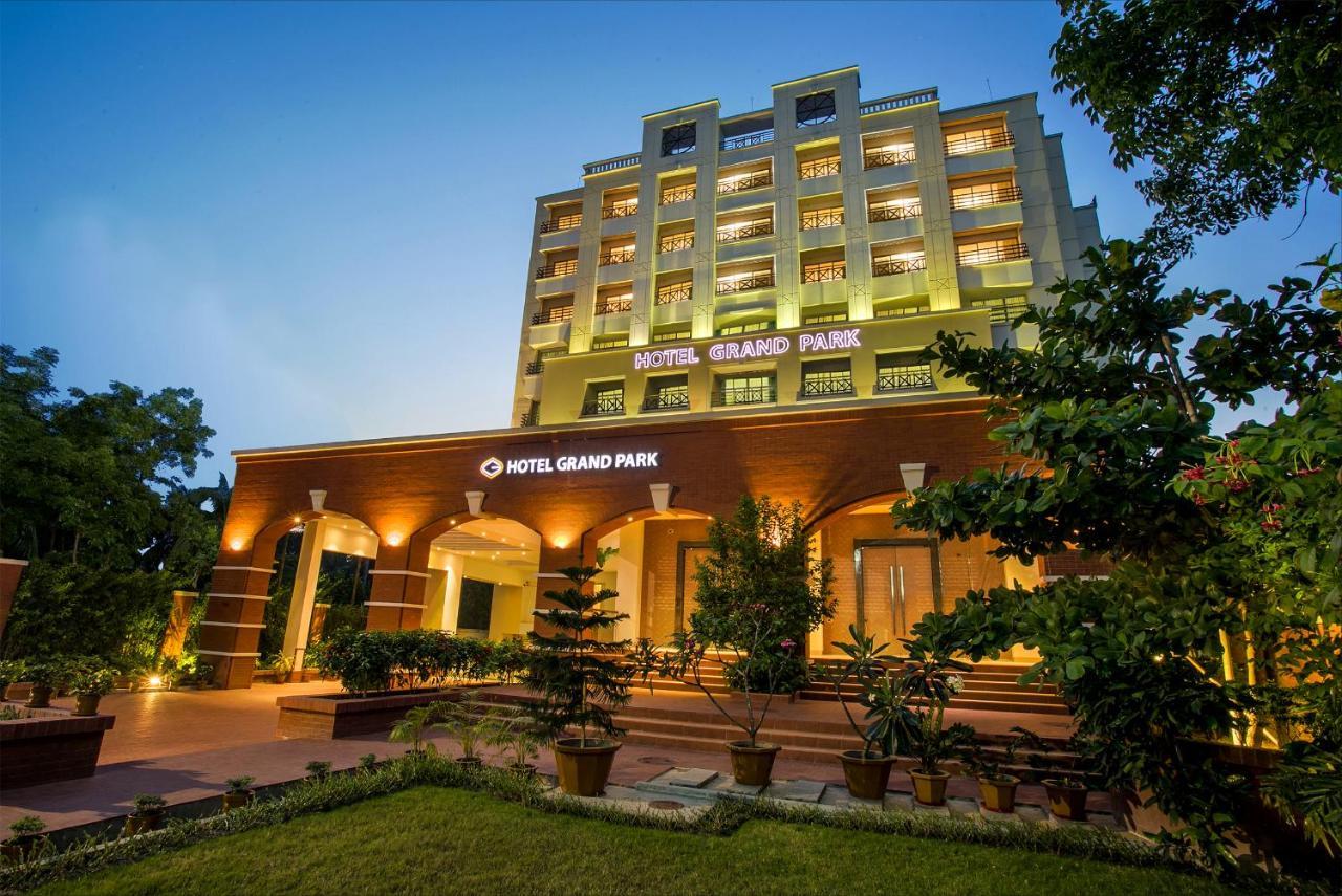 Hotel Grand Park Barishal Buitenkant foto
