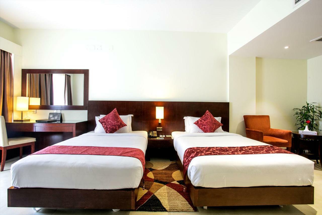 Hotel Grand Park Barishal Buitenkant foto
